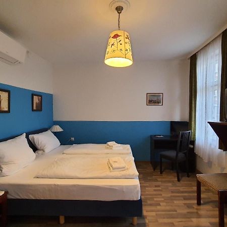 Hotel Pension Graf Konstanz Bagian luar foto