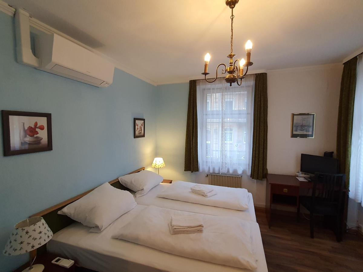 Hotel Pension Graf Konstanz Bagian luar foto