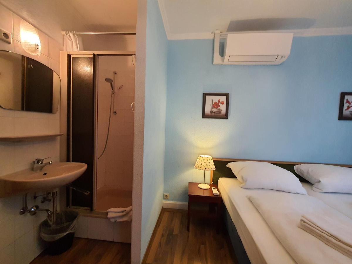 Hotel Pension Graf Konstanz Bagian luar foto