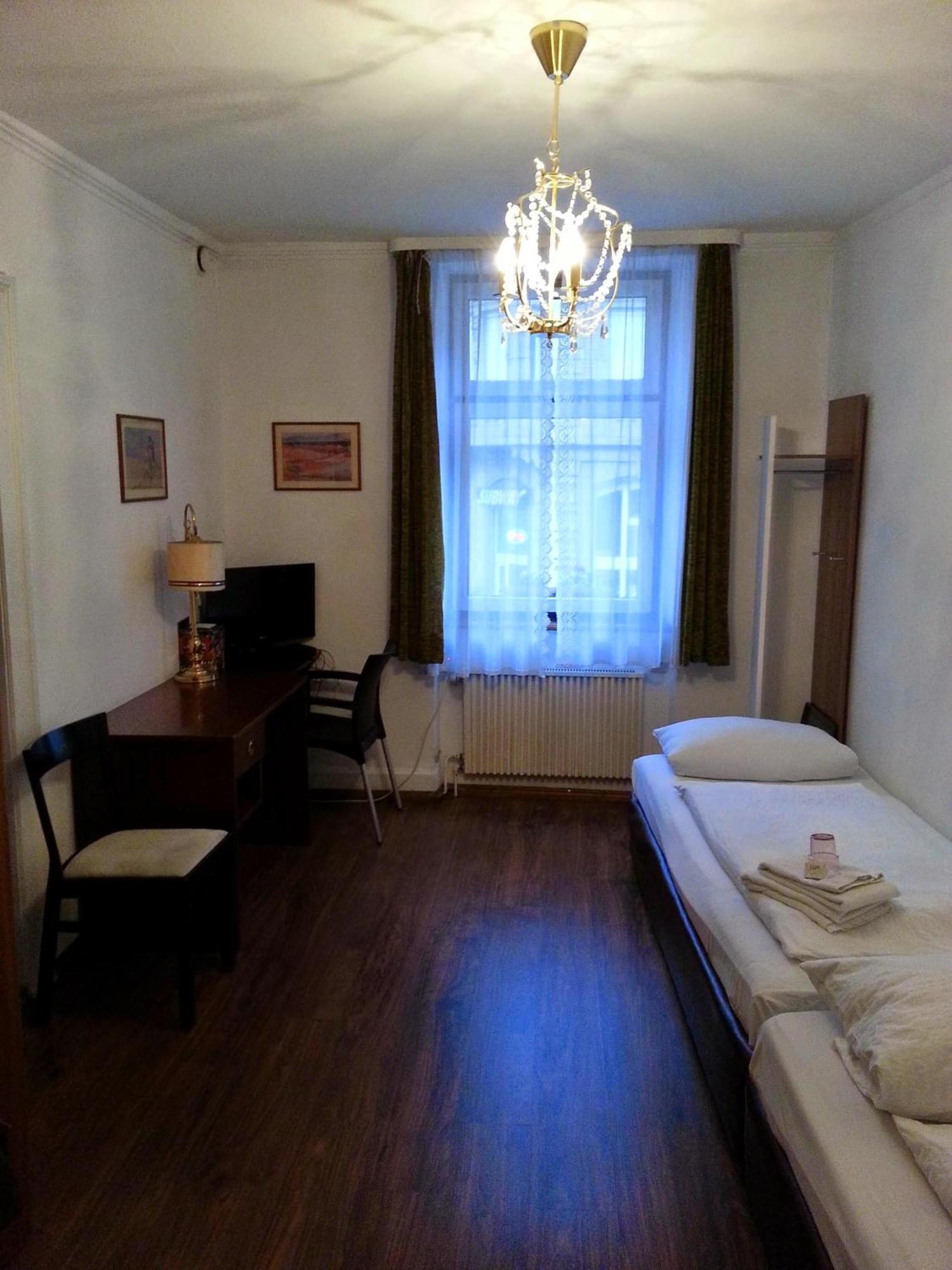Hotel Pension Graf Konstanz Ruang foto